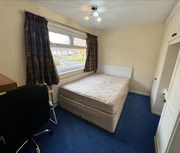 3 bedroom semi-detached house to rent - Photo 2