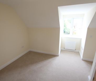 Brookwood Farm Drive, Woking, Surrey, GU21 - Photo 2