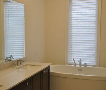 For Lease - 9382 Bayveiw Avenue, Richmond Hill, Ontario - Photo 4