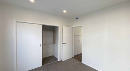 Beautiful 3 Bedroom Townhouse in Hobsonville - Photo 4