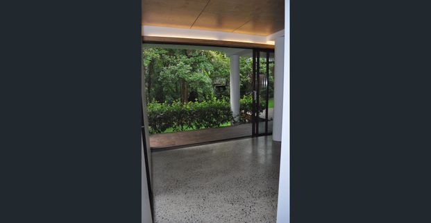 Studio Apartment UTILITIES INCLUDED - Photo 1