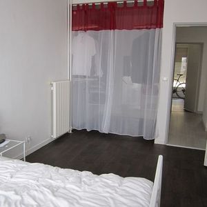 Location Appartement 3 pièces 69m² ANGERS 49000 - Photo 2
