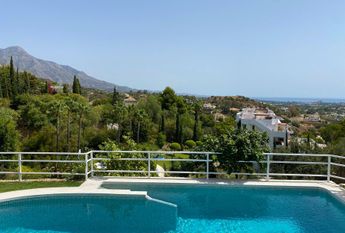 Villa with Sea Views for Rent in La Quinta Golf