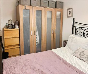 House share to rent - Photo 2