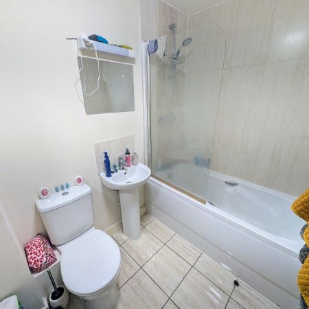 A 1 Bedroom Apartment - Photo 4