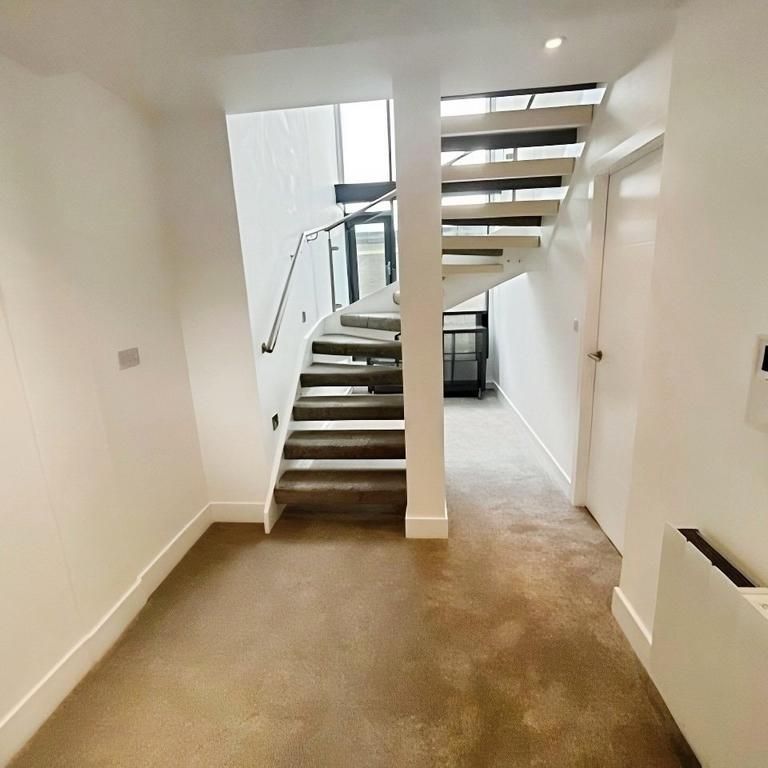 3 bedroom flat to rent - Photo 1