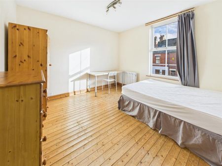 4 bedroom terraced house to rent - Photo 3