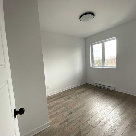 Logement 5 1/2 - Wifi inclus - Novembre 2025 - Saint-Jérôme - Photo 3