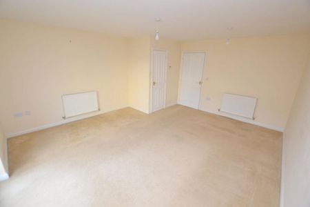 4 bedroom terraced house to rent - Photo 4