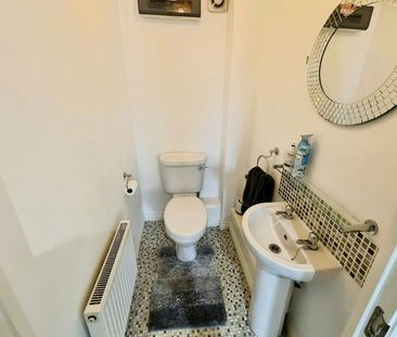 Detached house to rent on - Photo 4