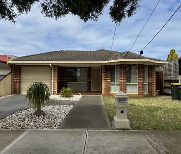 Perfectly Located Family Home ! - Photo 5