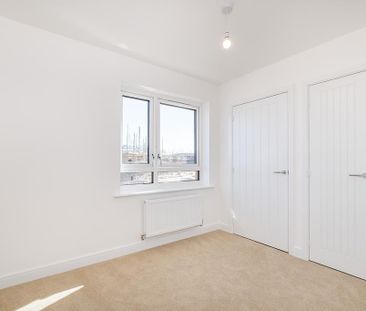 2 bedroom end of terrace house to rent - Photo 5