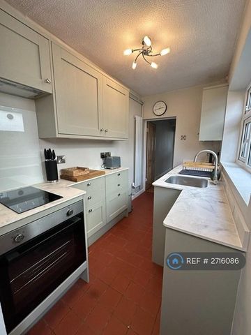 2 bedroom terraced house to rent - Photo 3