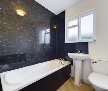 4 bedroom terraced house to rent - Photo 4