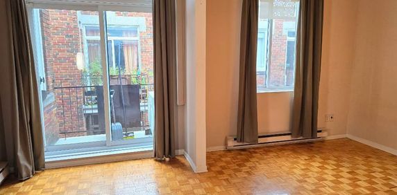 Lumineux 5 ½ avec 3 chambres + coin bureau, au dernier étage, près des métros Villa-Maria et Vendôme et du CUSM - Photo 2