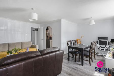 2 bedroom flat to rent - Photo 2
