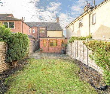 2 bedroom House To Let Total Size: 915 SQ FT - Photo 3