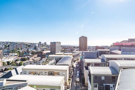 3 bedroom flat to rent - Photo 4