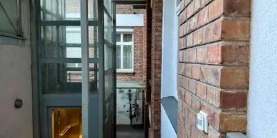 Möbliertes Fabrik-Loft mit Loggia | nahe 7. Bezirk - Foto 3
