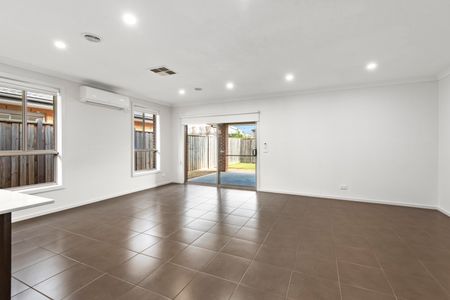 9 Kyarra Drive, Doreen VIC 3754 - House For Rent | Domain - Photo 2