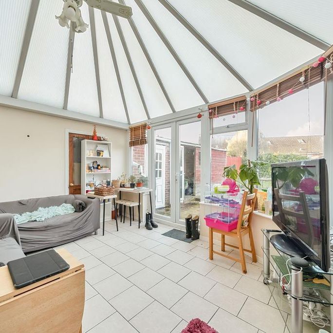 4 bedroom terraced house to rent - Photo 1