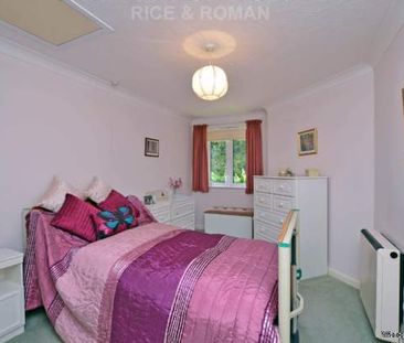 1 bedroom property to rent in Esher - Photo 6