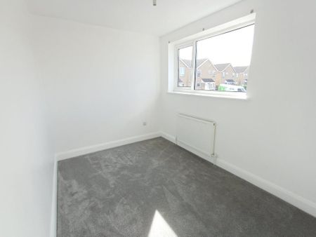 2 bedroom semi-detached house to rent - Photo 3