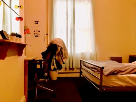 3 Bed 1 Bath - Photo 3