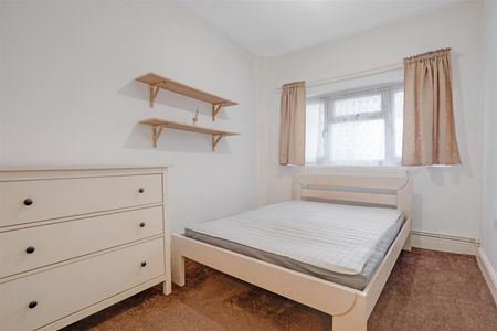Flat To Let - Photo 4