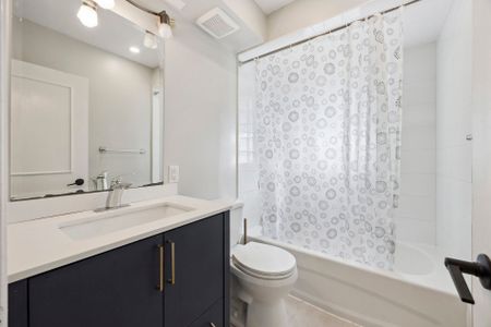 For Lease - 207 Maplehurst Avenue, Toronto, Ontario - Photo 4