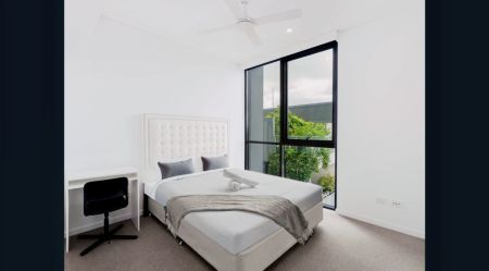 2 bed 2 bath-1303 - Photo 2