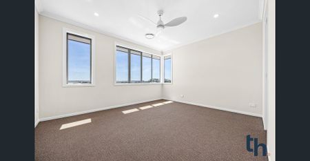 Immaculate Brand-New Family Home in Sought-After Cameron Grove Estate - Photo 3