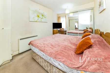 2 bedroom apartment to rent London Road, East Grinstead, RH19 - Photo 4