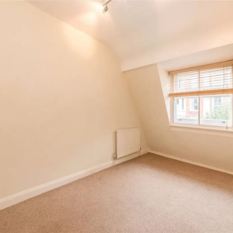 2 bedroom flat in Bloomsbury - Photo 1