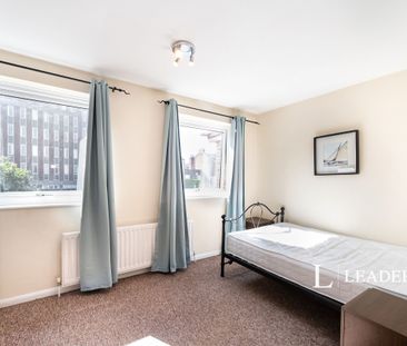 4 bedroom house to rent St. Thomass Street, Portsmouth, PO1 - Photo 6