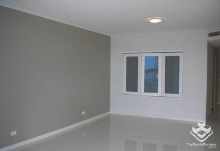 FURNISHED - 2 bedroom unit with Broadwater views - Photo 5