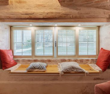 Unique souterrain apartment with vaulted ceilings - Photo 3