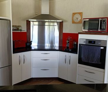 4BR Maunu Retreat with gorgeous views - Photo 6