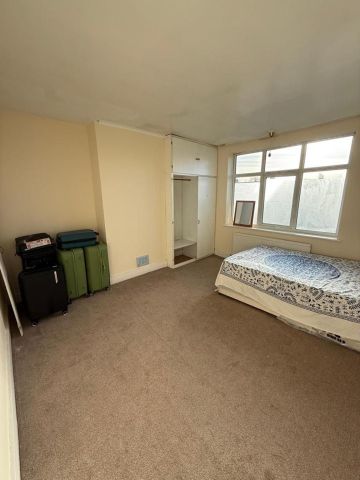 Room in a Shared House, Ilford, IG4 - Photo 3