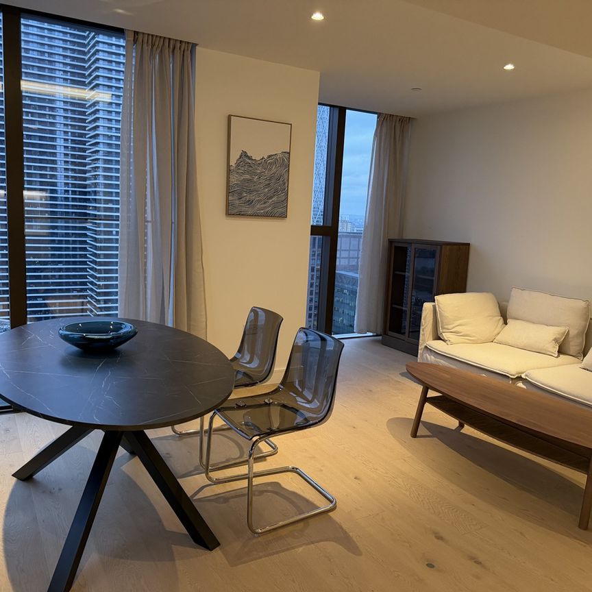 2 Bed Flat, South Quay Plaza, E14 - Photo 1