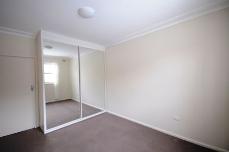 2/60 Palmer Street, 2161, Guildford Nsw - Photo 2