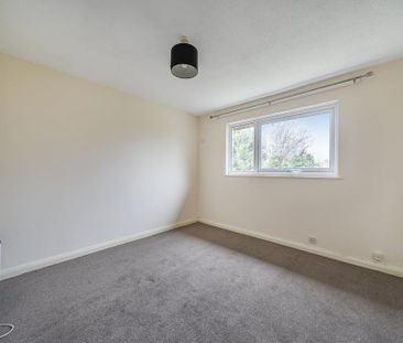 1 bedroom semi-detached house to rent - Photo 2