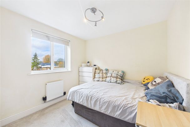 2 bedroom Flat in Morris Mews, Loudwater - Photo 1