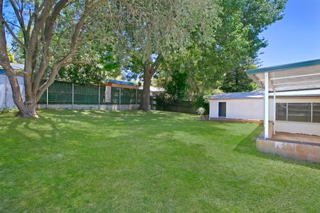 8 Lingellen St, Berowra Heights NSW 2082 - House For Rent | Domain - Photo 5