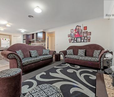 Grand Family Home - Photo 3