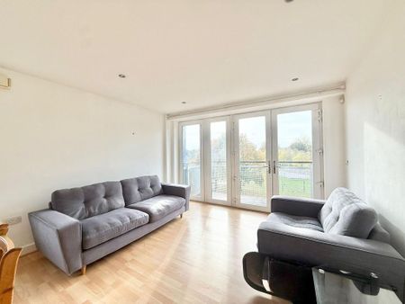 2 bedroom flat to rent - Photo 2