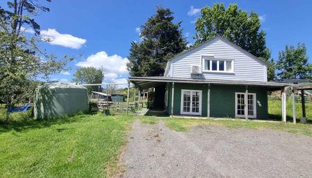 Country vibes near the heart of Helensville - Photo 2