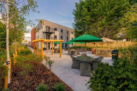 1 bedroom retirement property to rent - Photo 5