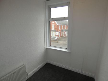 3 bedroom terraced house to rent - Photo 3