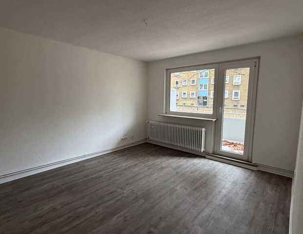 Raum zum Glücklichsein nette 2-Raum-Wohnung zu vermieten - Photo 1